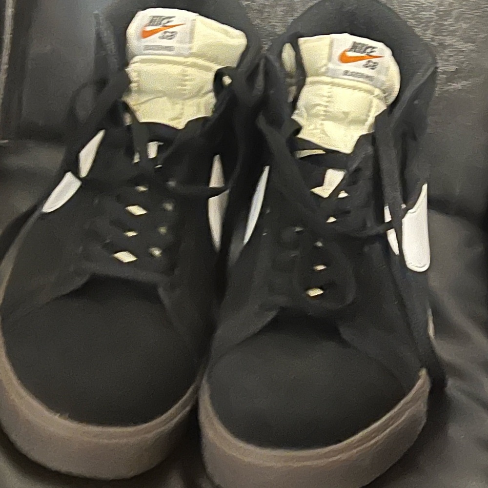 Nike Men's Black and White Sneakers